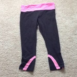 Lululemon Pink and Black Capri Size 6